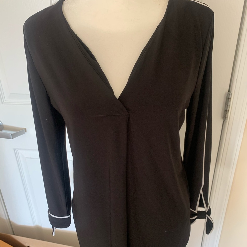 WHBM White and Black Top size S